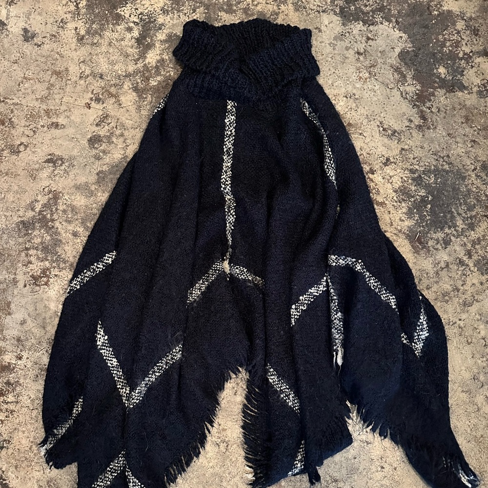 Women’s Cowl Neck Navy and White Poncho